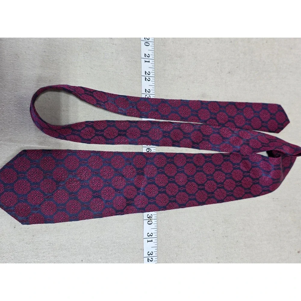 Vintage Vogue Creation Mens Tie Navy Red Geometric Medallion Acetate RN 31614